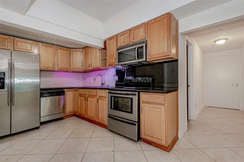 House in Dania Beach, Florida 3 bedrooms № 1582699 - photo 5