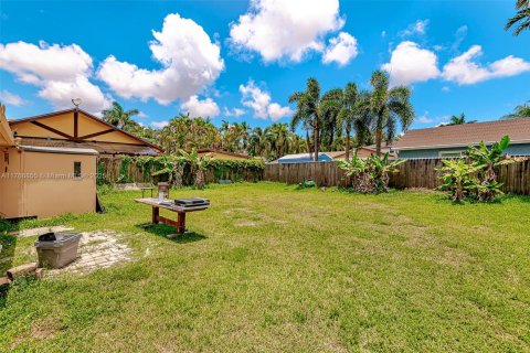 House in Dania Beach, Florida 3 bedrooms № 1582699 - photo 27