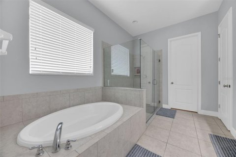 Купить виллу или дом в Ривервью, Флорида 9 комнат, 212.47м2, № 2148634 - фото 18