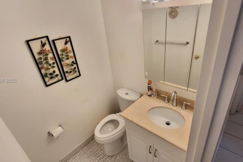 Copropriété à vendre à Hallandale Beach, Floride: 2 chambres, 85.84 m2 № 1880165 - photo 6