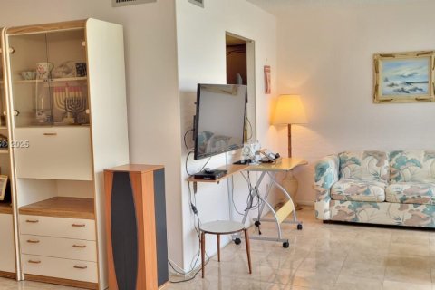 Copropriété à vendre à Hallandale Beach, Floride: 2 chambres, 85.84 m2 № 1880165 - photo 3