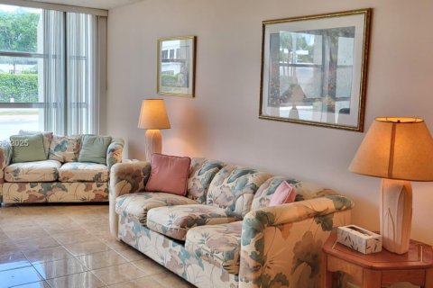 Copropriété à vendre à Hallandale Beach, Floride: 2 chambres, 85.84 m2 № 1880165 - photo 23