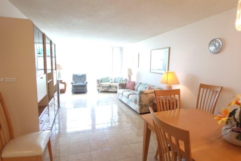 Copropriété à vendre à Hallandale Beach, Floride: 2 chambres, 85.84 m2 № 1880165 - photo 1