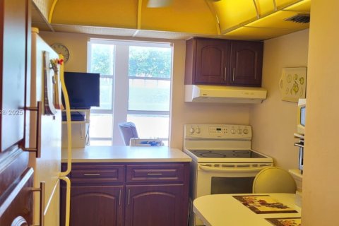 Copropriété à vendre à Hallandale Beach, Floride: 2 chambres, 85.84 m2 № 1880165 - photo 8