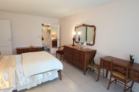 Copropriété à vendre à Hallandale Beach, Floride: 2 chambres, 85.84 m2 № 1880165 - photo 12