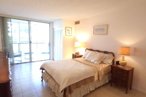 Copropriété à vendre à Hallandale Beach, Floride: 2 chambres, 85.84 m2 № 1880165 - photo 10
