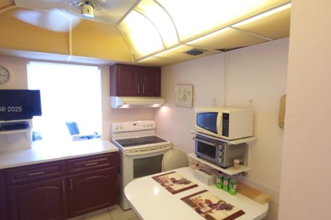 Copropriété à vendre à Hallandale Beach, Floride: 2 chambres, 85.84 m2 № 1880165 - photo 9