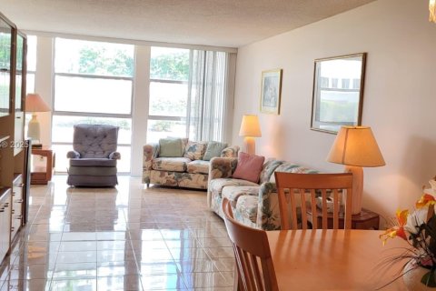 Copropriété à vendre à Hallandale Beach, Floride: 2 chambres, 85.84 m2 № 1880165 - photo 20
