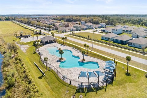 House in Winter Haven, Florida 4 bedrooms, 217.39 sq.m. № 1811074 - photo 14