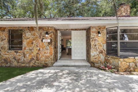 House in Sebring, Florida 4 bedrooms, 188.59 sq.m. № 1746070 - photo 2