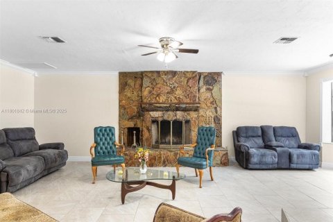 House in Sebring, Florida 4 bedrooms, 188.59 sq.m. № 1746070 - photo 19