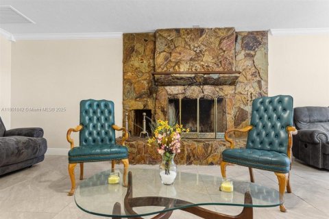 House in Sebring, Florida 4 bedrooms, 188.59 sq.m. № 1746070 - photo 17