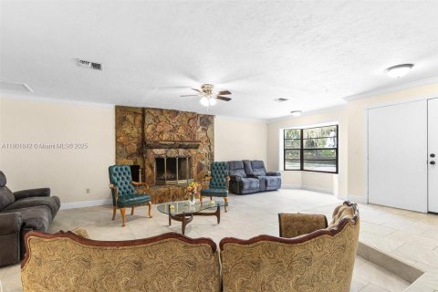 House in Sebring, Florida 4 bedrooms, 188.59 sq.m. № 1746070 - photo 22