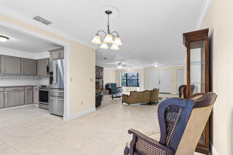 House in Sebring, Florida 4 bedrooms, 188.59 sq.m. № 1746070 - photo 29