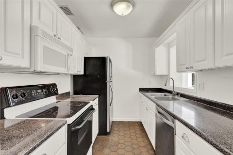 Villa ou maison à louer à Orlando, Floride: 3 chambres, 134.06 m2 № 2157125 - photo 5
