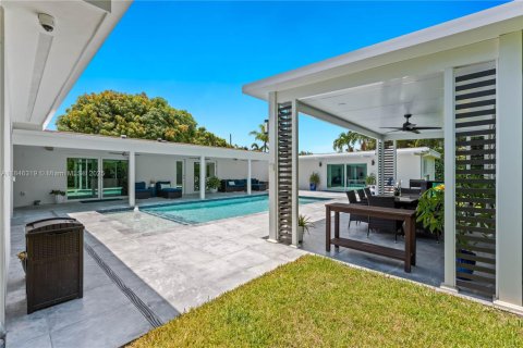 House in Palmetto Bay, Florida 4 bedrooms, 224.08 sq.m. № 1844018 - photo 24