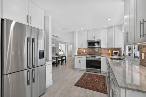 House in Fort Lauderdale, Florida 3 bedrooms, 171.87 sq.m. № 2378802 - photo 12