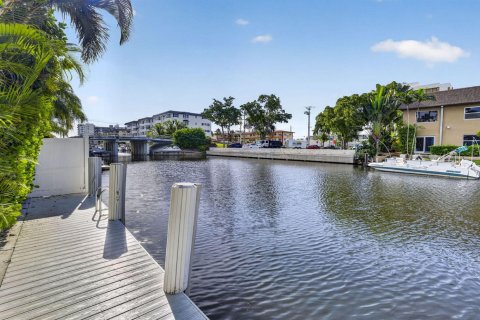 House in Fort Lauderdale, Florida 3 bedrooms, 171.87 sq.m. № 2378802 - photo 23