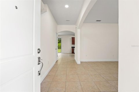 Casa en venta en Land O' Lakes, Florida, 4 dormitorios, 237.09 m2 № 1831631 - foto 9
