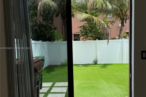 Touwnhouse à louer à Hialeah, Floride: 4 chambres, 172.98 m2 № 2084232 - photo 30