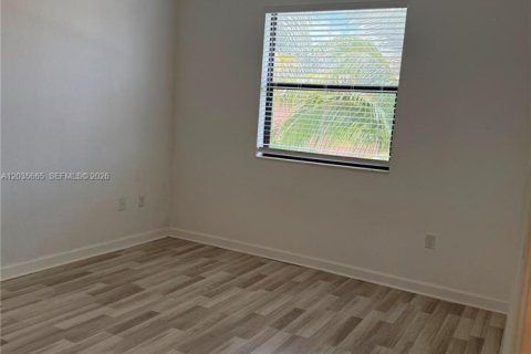 Touwnhouse à louer à Hialeah, Floride: 4 chambres, 172.98 m2 № 2084232 - photo 15