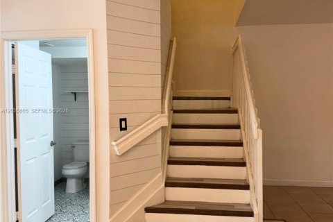 Touwnhouse à louer à Hialeah, Floride: 4 chambres, 172.98 m2 № 2084232 - photo 18