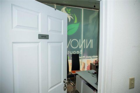 Immobilier commercial à vendre à Kissimmee, Floride: 167.22 m2 № 2402825 - photo 21