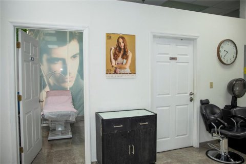 Immobilier commercial à vendre à Kissimmee, Floride: 167.22 m2 № 2402825 - photo 18
