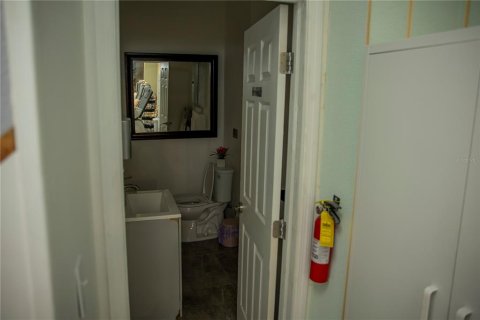 Immobilier commercial à vendre à Kissimmee, Floride: 167.22 m2 № 2402825 - photo 12