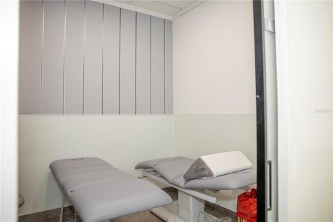 Immobilier commercial à vendre à Kissimmee, Floride: 167.22 m2 № 2402825 - photo 17