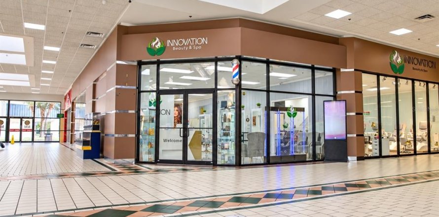 Immobilier commercial à Kissimmee, Floride 167.22 m2 № 2402825