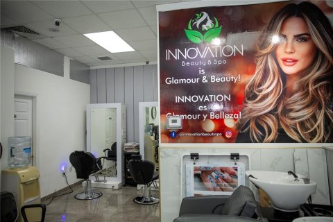 Immobilier commercial à vendre à Kissimmee, Floride: 167.22 m2 № 2402825 - photo 10