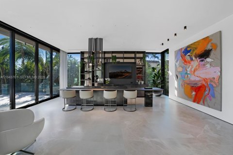 Casa en venta en Miami Beach, Florida, 6 dormitorios, 779.73 m2 № 2002505 - foto 17