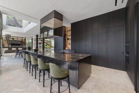 Casa en venta en Miami Beach, Florida, 6 dormitorios, 779.73 m2 № 2002505 - foto 12