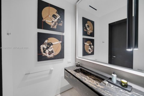 Casa en venta en Miami Beach, Florida, 6 dormitorios, 779.73 m2 № 2002505 - foto 18