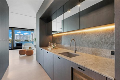 Casa en venta en Miami Beach, Florida, 6 dormitorios, 779.73 m2 № 2002505 - foto 27