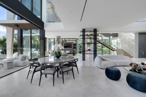 Casa en venta en Miami Beach, Florida, 6 dormitorios, 779.73 m2 № 2002505 - foto 4