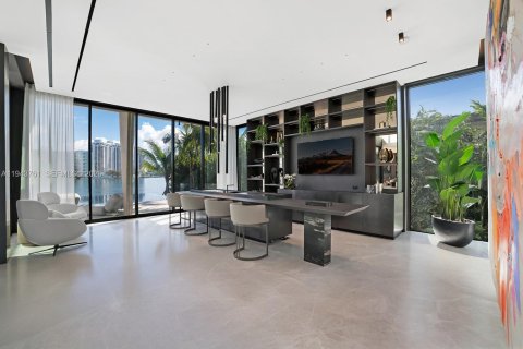 Casa en venta en Miami Beach, Florida, 6 dormitorios, 779.73 m2 № 2002505 - foto 15