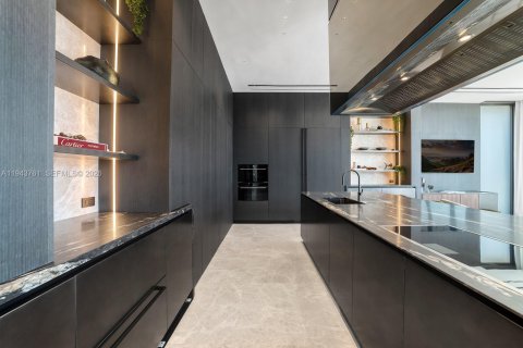 Casa en venta en Miami Beach, Florida, 6 dormitorios, 779.73 m2 № 2002505 - foto 9