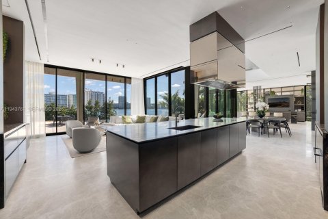 Casa en venta en Miami Beach, Florida, 6 dormitorios, 779.73 m2 № 2002505 - foto 8