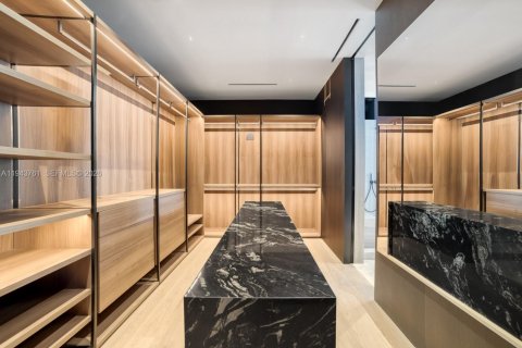 Casa en venta en Miami Beach, Florida, 6 dormitorios, 779.73 m2 № 2002505 - foto 26