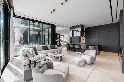 Casa en venta en Miami Beach, Florida, 6 dormitorios, 779.73 m2 № 2002505 - foto 7