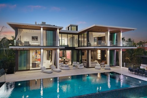 Casa en Miami Beach, Florida 6 dormitorios, 779.73 m2 № 2002505