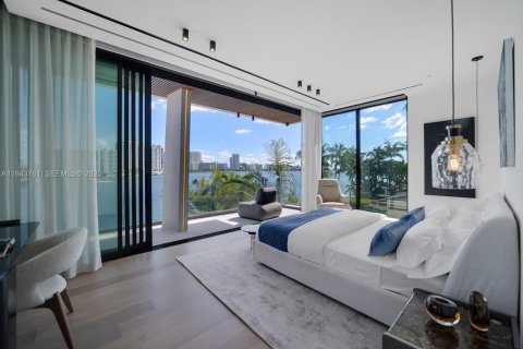 Casa en venta en Miami Beach, Florida, 6 dormitorios, 779.73 m2 № 2002505 - foto 29
