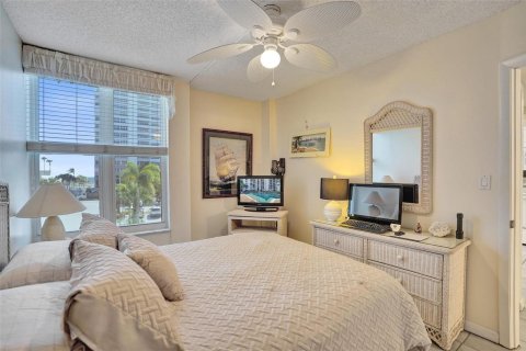 Condominio en venta en Pompano Beach, Florida, 2 dormitorios, 80.27 m2 № 2187613 - foto 17