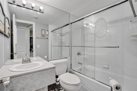 Condominio en venta en Pompano Beach, Florida, 2 dormitorios, 80.27 m2 № 2187613 - foto 19
