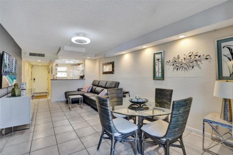 Condominio en venta en Pompano Beach, Florida, 2 dormitorios, 80.27 m2 № 2187613 - foto 8
