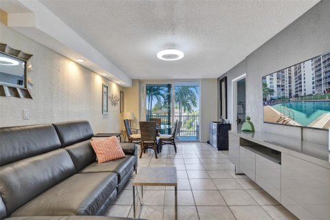Condominio en venta en Pompano Beach, Florida, 2 dormitorios, 80.27 m2 № 2187613 - foto 10