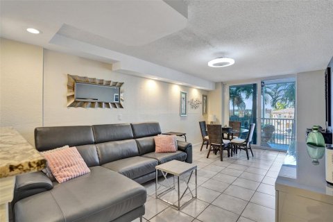 Condominio en venta en Pompano Beach, Florida, 2 dormitorios, 80.27 m2 № 2187613 - foto 6