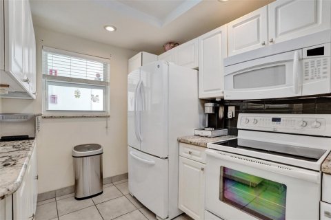 Condominio en venta en Pompano Beach, Florida, 2 dormitorios, 80.27 m2 № 2187613 - foto 2